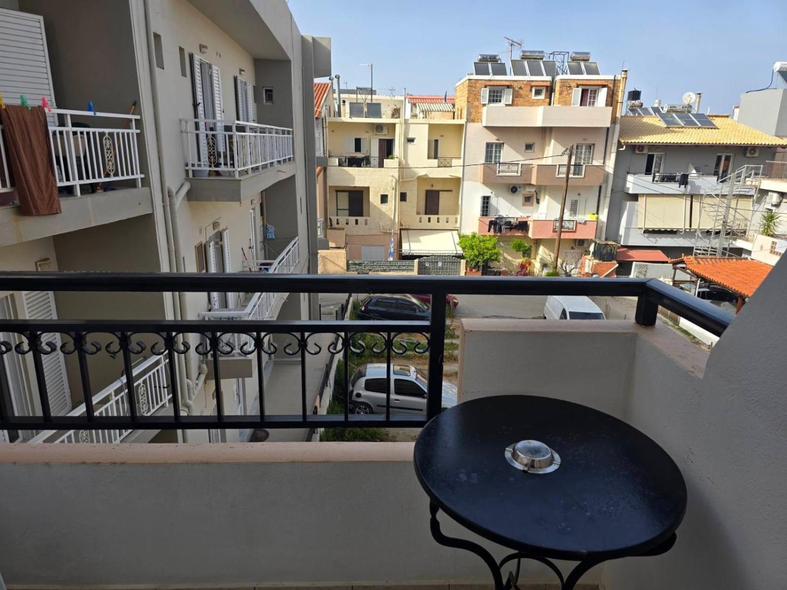 Διαμέρισμα Δίπλα Σε Πανεπιστήμιο Iraklion Buitenkant foto